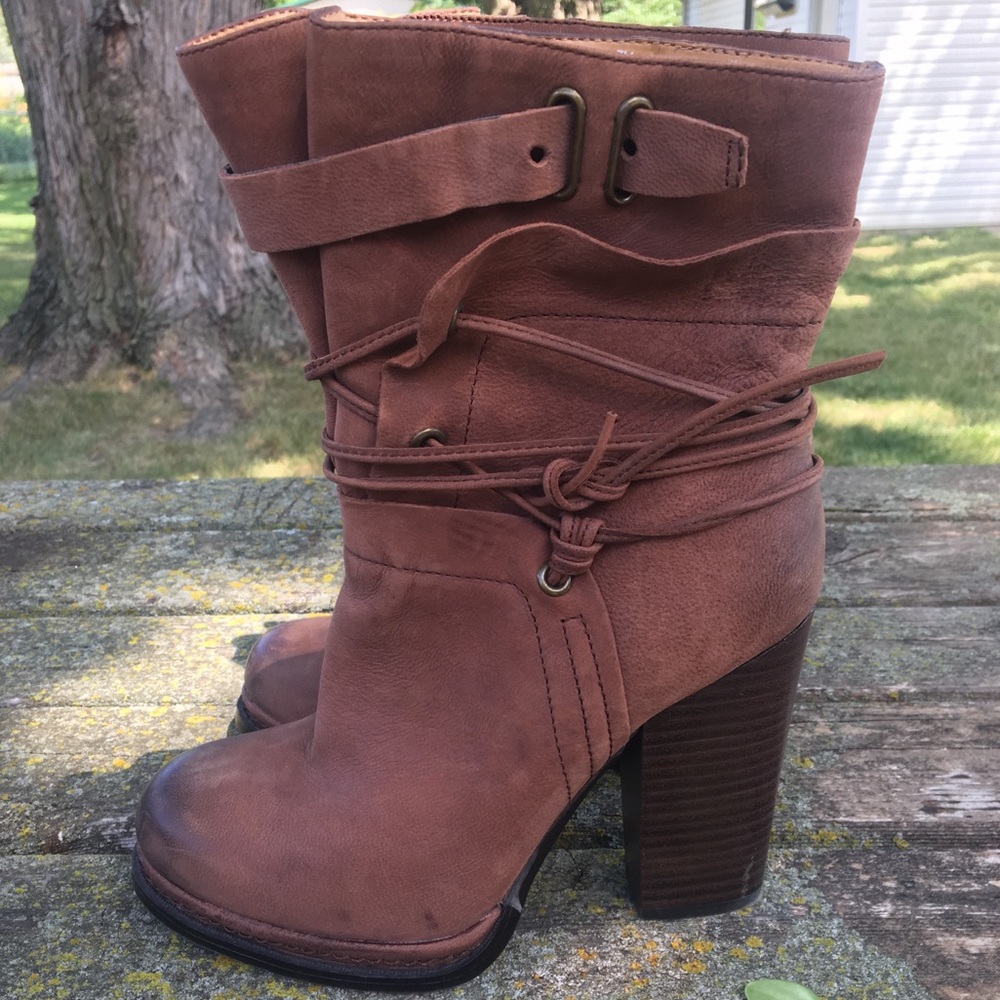 Vintage inspired, high heel boots.